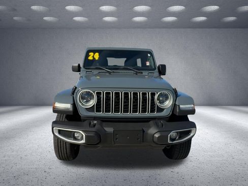 Used 2024 Jeep Wrangler Unlimited Sahara AWD/4WD image 8
