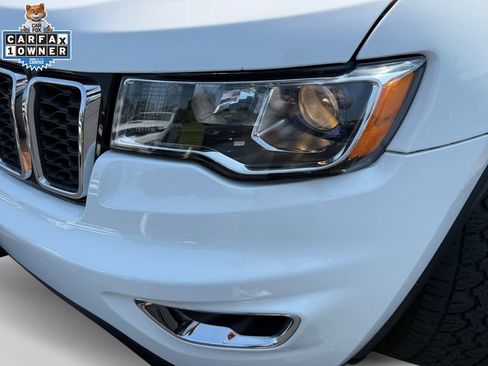 Used 2018 Jeep Grand Cherokee Limited AWD/4WD image 23