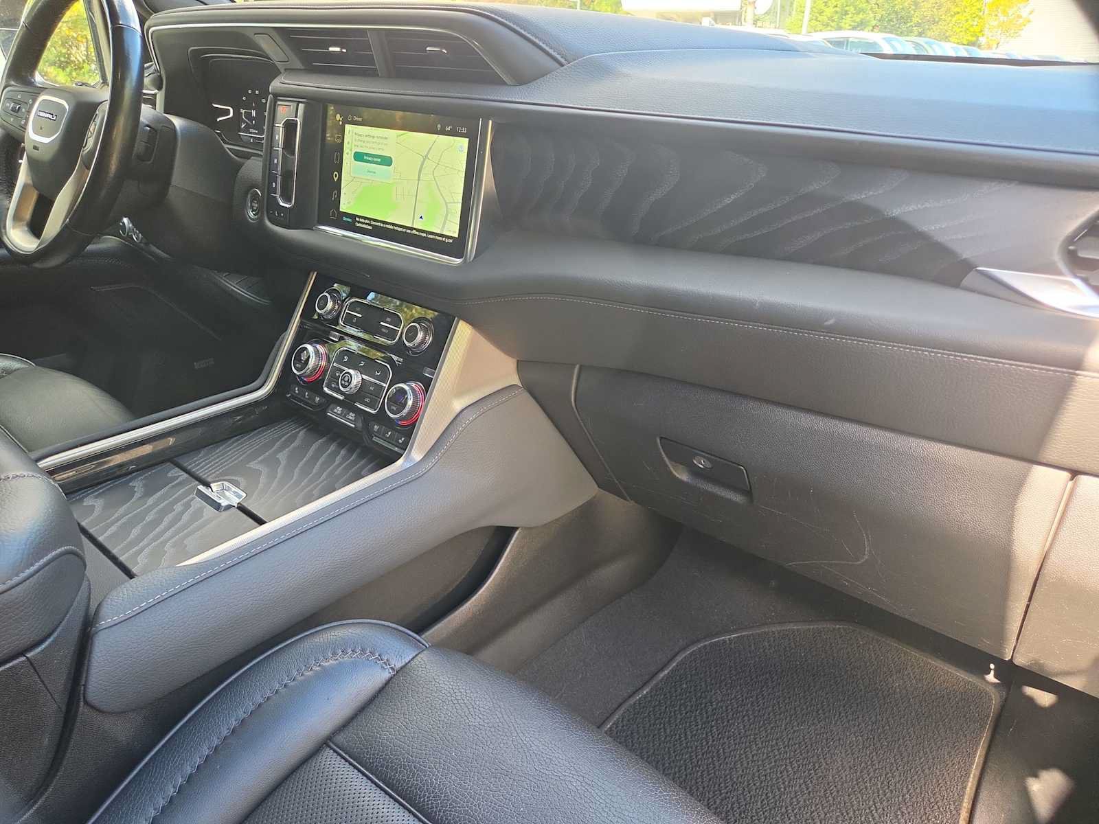 Used 2022 GMC Yukon Denali AWD/4WD image 24