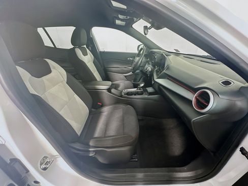 Used 2024 Chevrolet Trax RS image 30