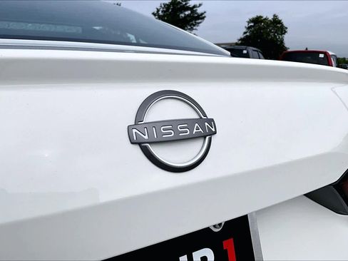 Used 2025 Nissan Altima 2.5 SV FWD image 31