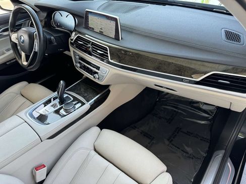 Used 2018 BMW 750i xDrive AWD/4WD image 23