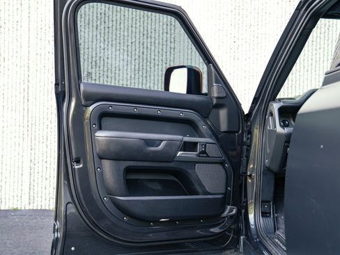 Used 2021 Land Rover Defender 110 X AWD/4WD image 30