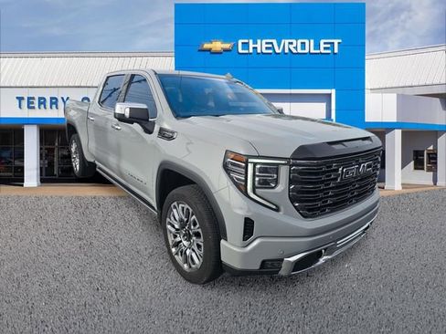 Used 2025 GMC Sierra 1500 Denali Ultimate AWD/4WD image 1
