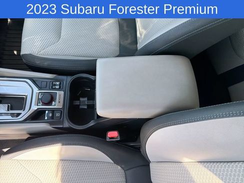 Used 2023 Subaru Forester Premium AWD/4WD image 26
