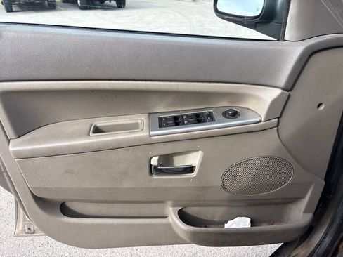 Used 2006 Jeep Grand Cherokee Laredo AWD/4WD image 15