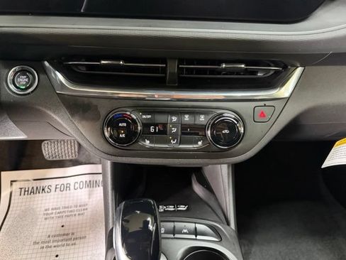 Used 2025 Buick Envista Preferred w/ Convenience I Package FWD image 31