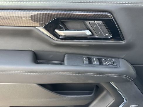 New 2026 GMC Yukon XL Elevation image 13