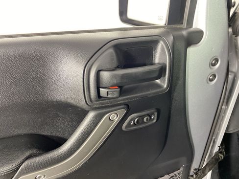 Used 2016 Jeep Wrangler Unlimited Sport AWD/4WD image 12