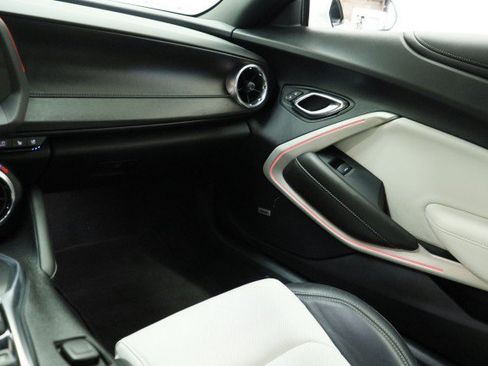 Used 2016 Chevrolet Camaro LT RWD image 34