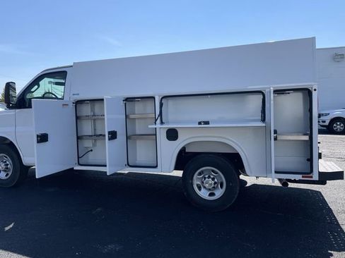 New 2025 Chevrolet Express 3500 w/ Power Convenience Package RWD image 17