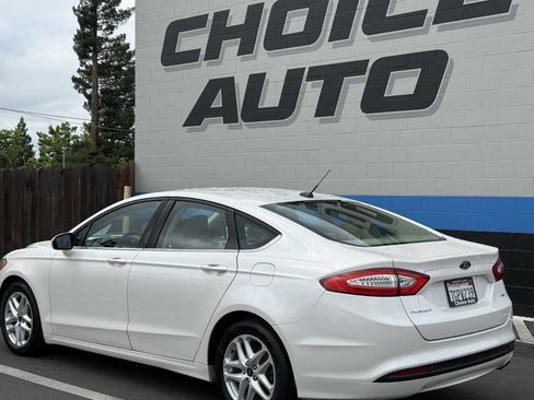 Used 2014 Ford Fusion SE FWD image 20
