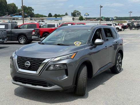 Used 2023 Nissan Rogue SV AWD/4WD image 3