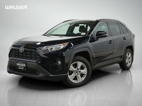 Used 2019 Toyota RAV4 XLE w/ Convenience Package image 1