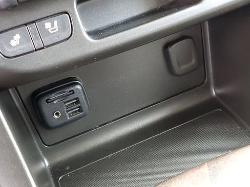 Used 2021 GMC Canyon Denali image 21