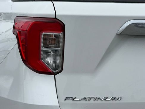 Certified 2023 Ford Explorer Platinum w/ Technology Package AWD/4WD image 29