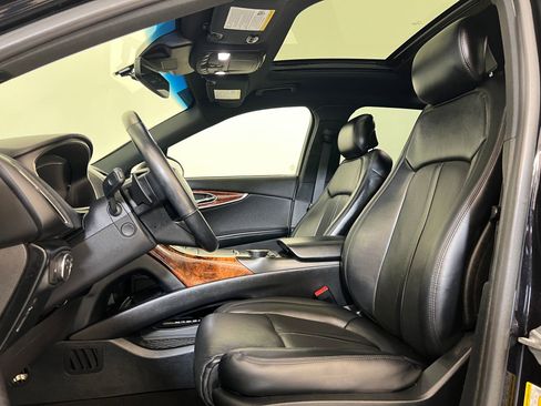 Used 2020 Lincoln Nautilus Reserve w/ Equipment Group 201A image 5