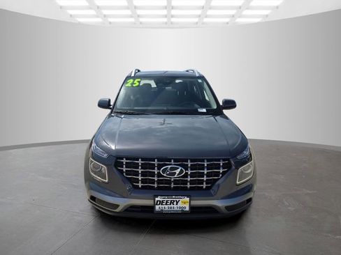 Used 2025 Hyundai Venue SEL FWD image 2