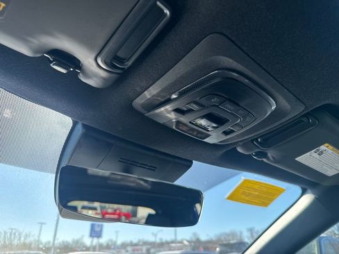 Used 2025 Toyota Corolla Cross AWD Hybrid image 30