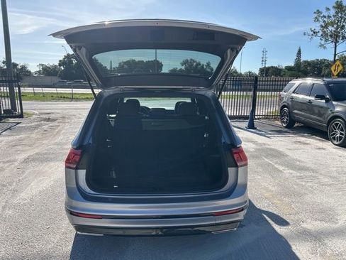 Used 2021 Volkswagen Tiguan SE R-Line FWD image 7