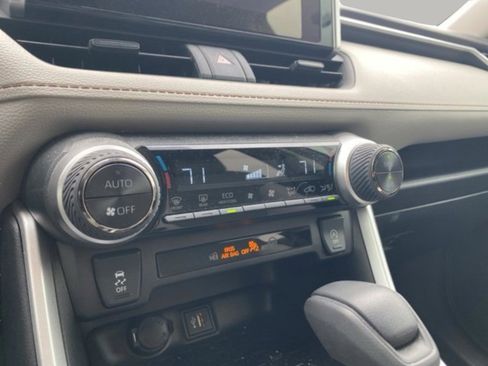 Used 2025 Toyota RAV4 XLE w/ Convenience Package image 18