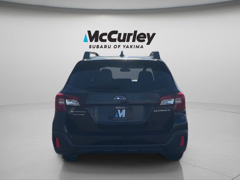 Used 2018 Subaru Outback 2.5i Premium image 4