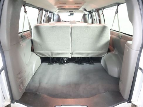 Used 2023 Chevrolet Express 3500 LT w/ LT Preferred Equipment Group image 9