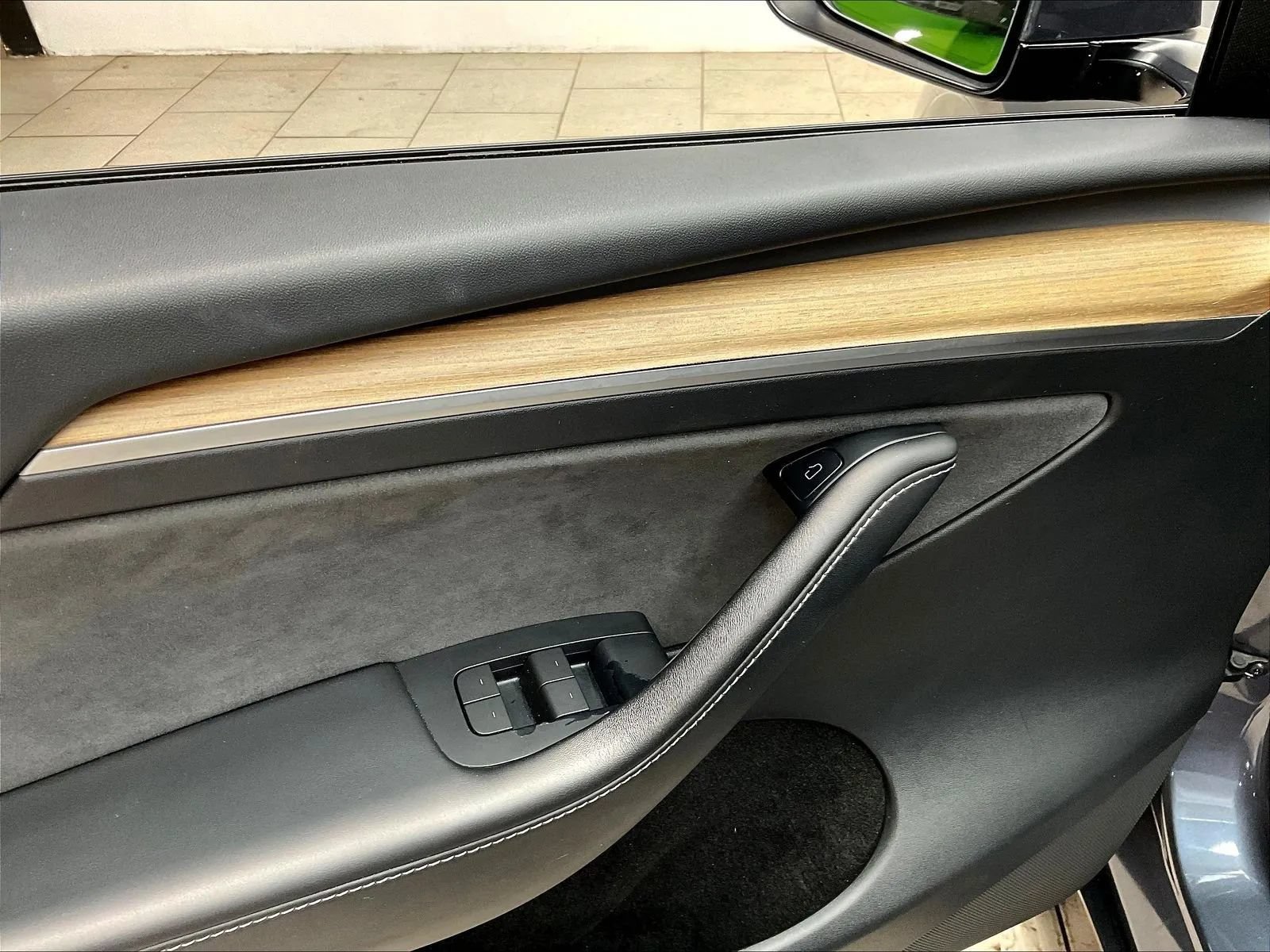 Used 2023 Tesla Model Y Long Range AWD/4WD image 39