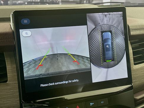 Used 2024 Ford Expedition Limited image 23