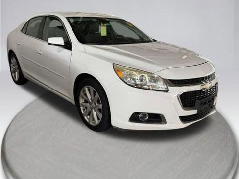 Used 2015 Chevrolet Malibu LT FWD image 1