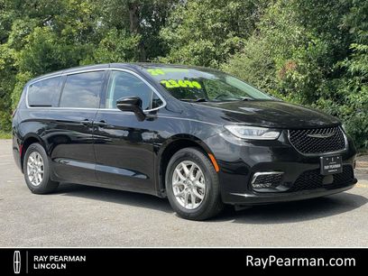 Used 2024 Chrysler Pacifica Touring-L