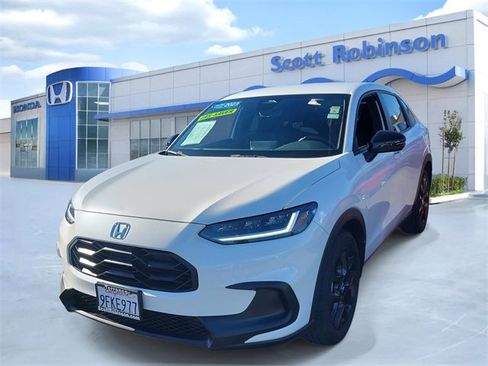 Certified 2023 Honda HR-V Sport image 2