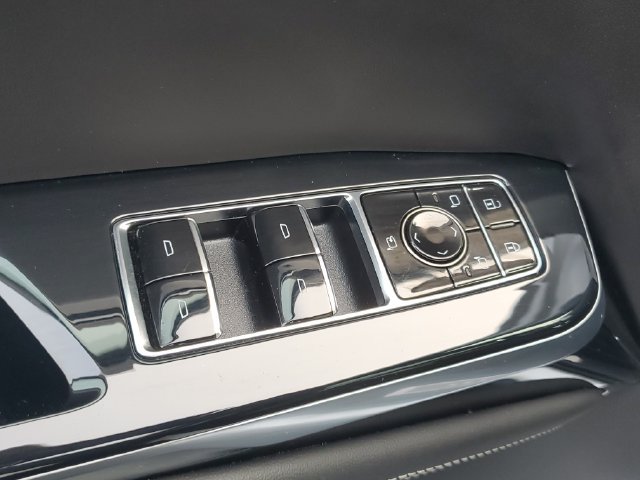 Used 2025 Cadillac Escalade ESV Premium Luxury Platinum w/ LPO, Floor Liner Package AWD/4WD image 10