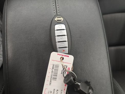 Used 2025 Nissan Altima 2.5 SV FWD image 25