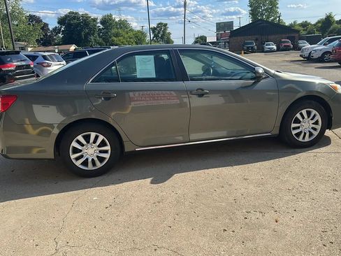 Used 2014 Toyota Camry LE FWD image 6