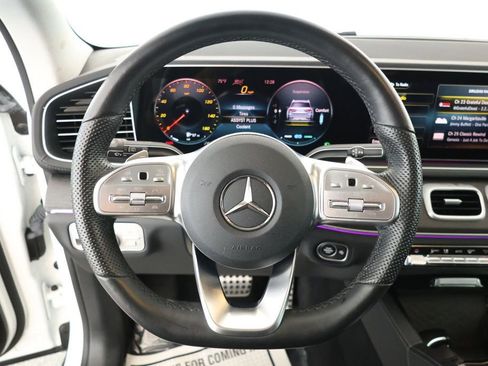 Used 2023 Mercedes-Benz GLS 580 4MATIC image 10