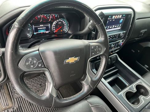 Used 2017 Chevrolet Silverado 1500 LTZ Z71 w/ LTZ Plus Package AWD/4WD image 9