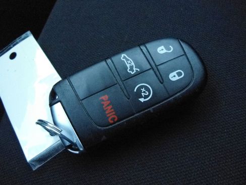 Used 2023 Dodge Charger R/T w/ Blacktop Package image 32