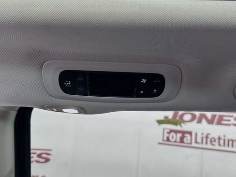 Used 2023 Chrysler Pacifica Limited w/ Uconnect Theater Family Group AWD/4WD image 30