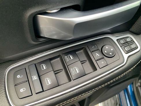 Used 2024 RAM 2500 Big Horn w/ Bed Utility Group image 22