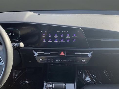 Certified 2023 Kia Niro EX image 8