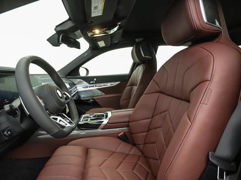 New 2026 BMW 740i xDrive AWD/4WD image 11
