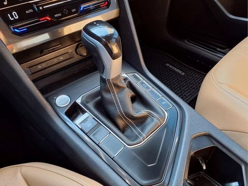 Used 2024 Volkswagen Tiguan SE R-Line w/ MDO Package, Three-Row FWD image 18