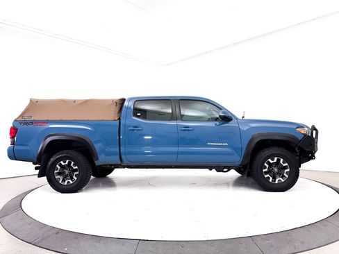 Used 2019 Toyota Tacoma TRD Off-Road w/ Technology Package AWD/4WD image 33