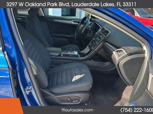 Used 2017 Ford Fusion SE FWD image 35