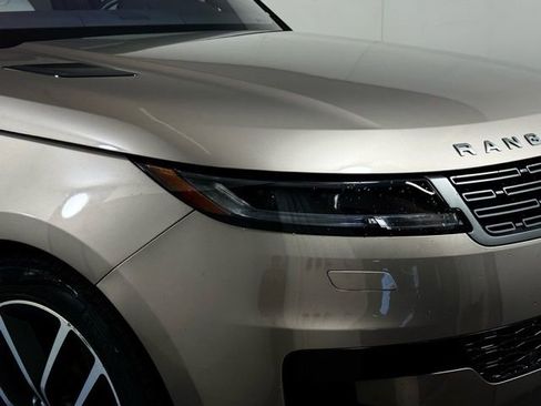 Used 2023 Land Rover Range Rover Sport SE image 16