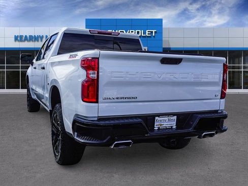 Used 2024 Chevrolet Silverado 1500 LT Trail Boss w/ Convenience Package II AWD/4WD image 4