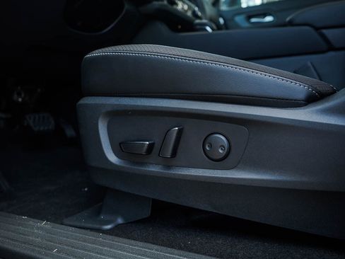 New 2025 Nissan Pathfinder SL w/ SL Premium Package image 21