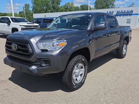 Used 2021 Toyota Tacoma SR AWD/4WD image 10