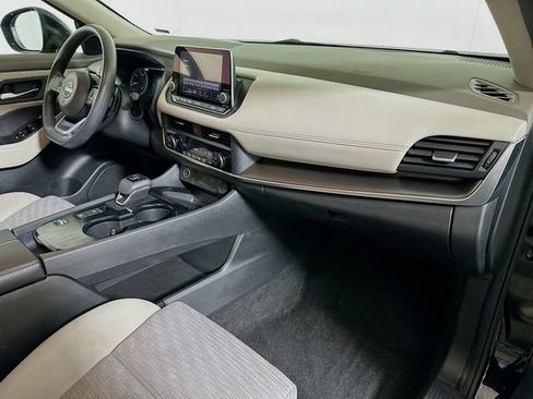 Used 2023 Nissan Rogue SV image 27